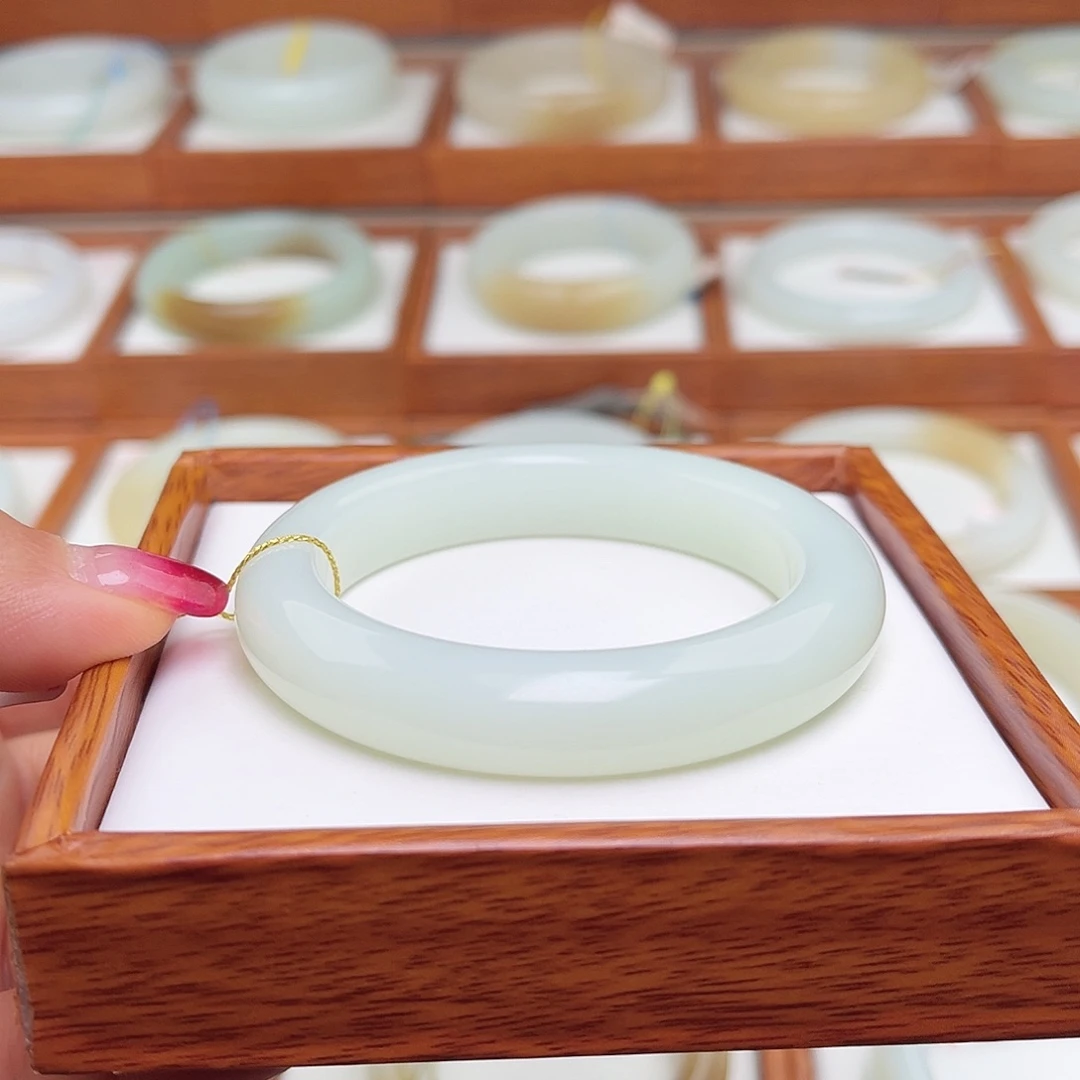 和田玉手镯未镶嵌51.8