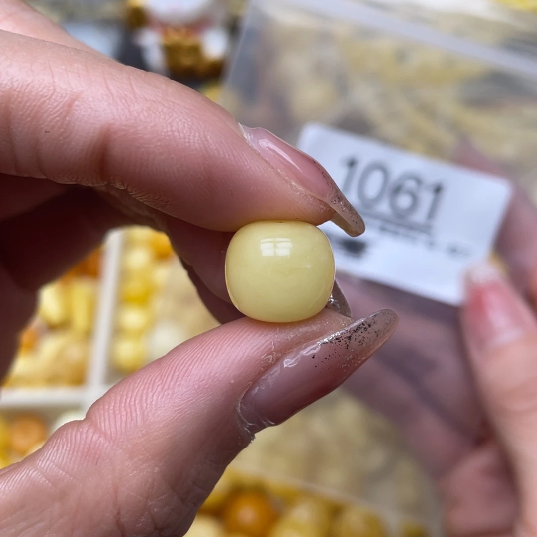 蜜蜡珠宝奇石未镶嵌L****o12