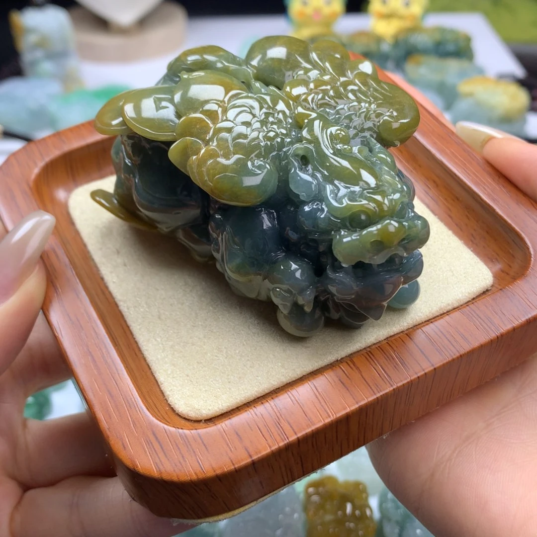 翡翠未镶嵌颈饰47