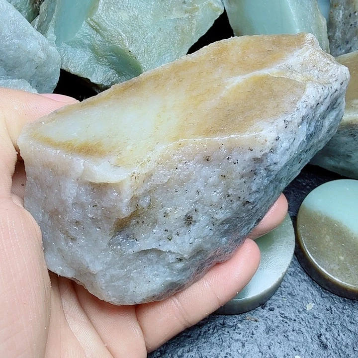 未镶嵌和田玉（糖玉）珠宝奇石