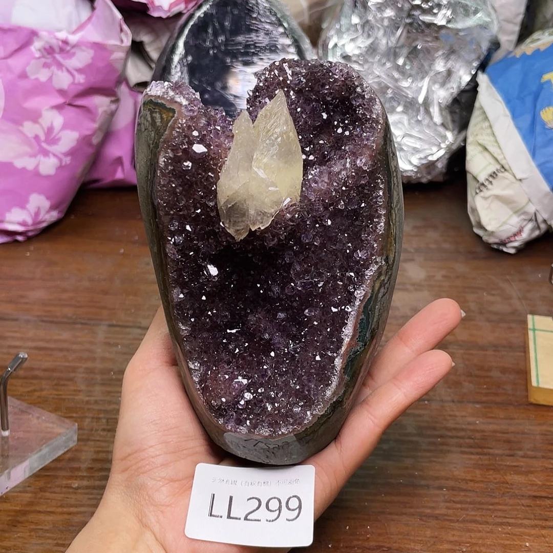 未镶嵌水晶大型摆件（非配饰）