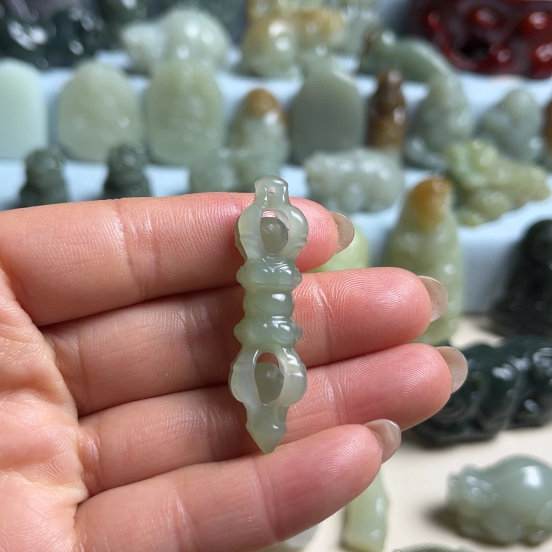 和田玉未镶嵌挂件