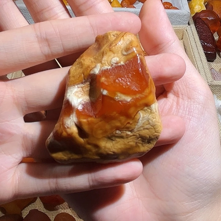 琥珀颈饰未镶嵌蜜蜡全皮吊坠