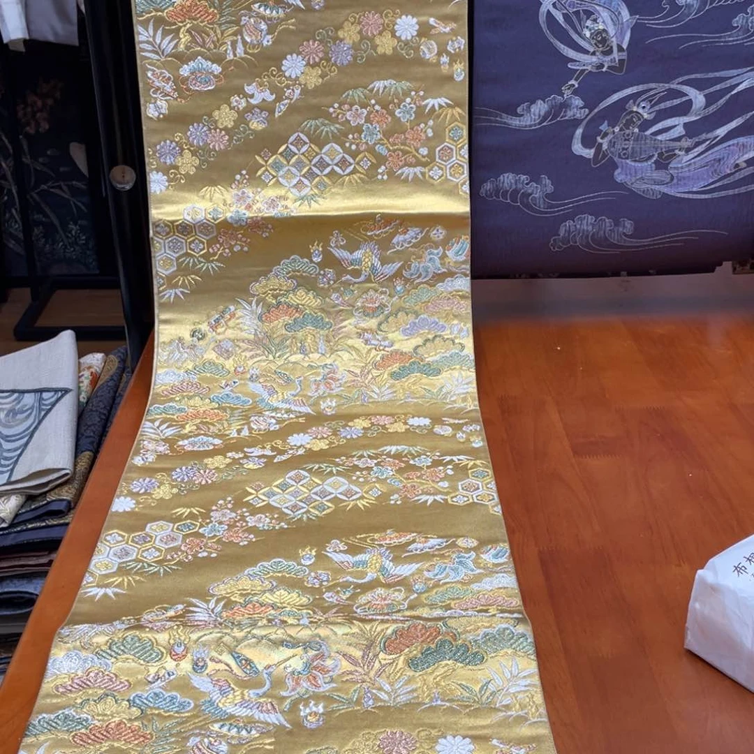 织绣六通彩金杂宝纹