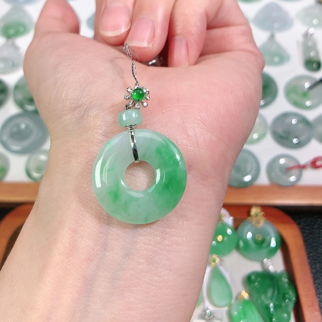 翡翠未镶嵌颈饰吊坠