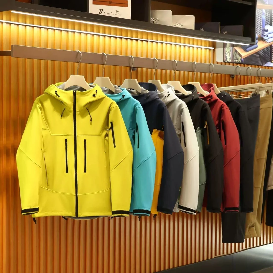 冲锋衣男女春秋情侣登山服户外百搭休闲冬季夹克外套连帽防水男士