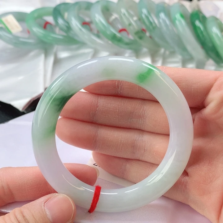 翡翠手镯未镶嵌缅甸A货翡翠手镯