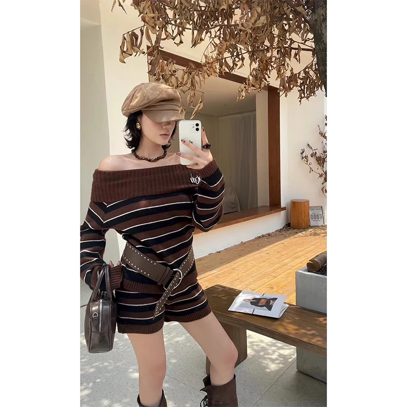 韩系慵懒风条纹一字肩针织上衣显瘦短裤两件套女秋季别致减龄套装