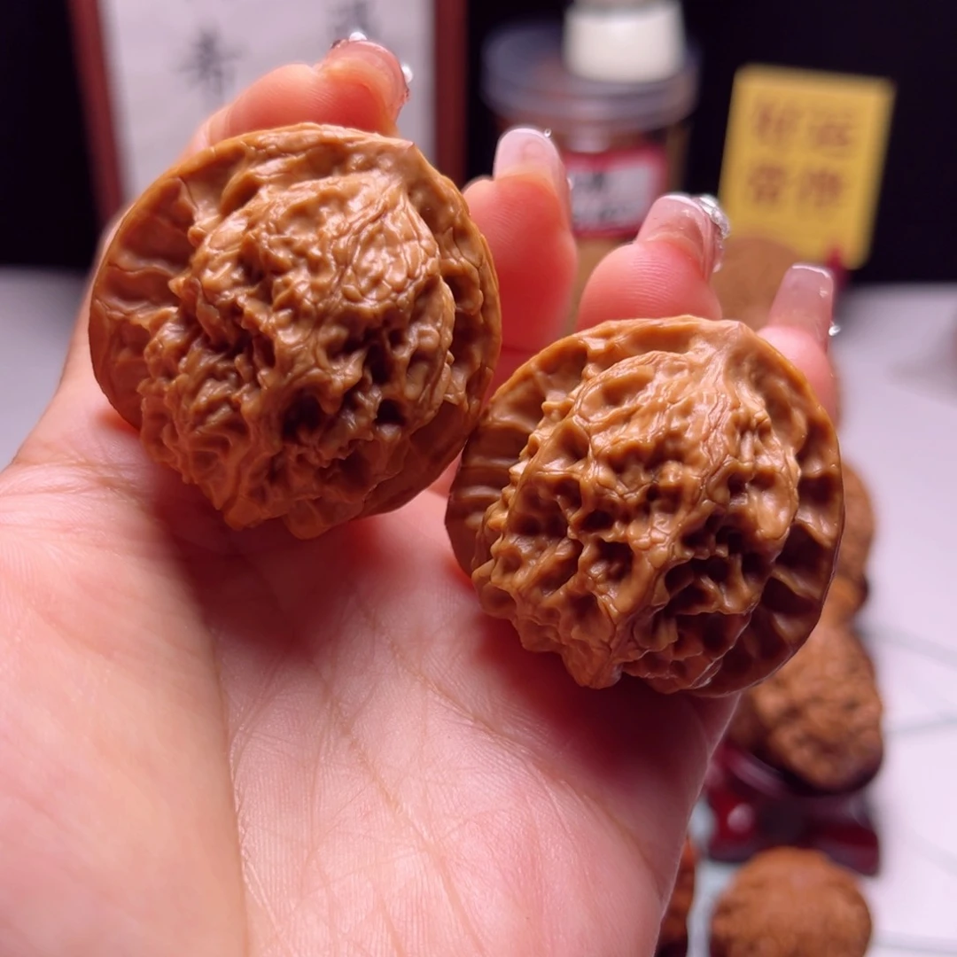 文玩核桃吊坠野生小众梨木台