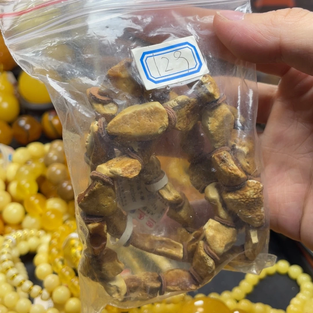 琥珀未镶嵌珠宝奇石
