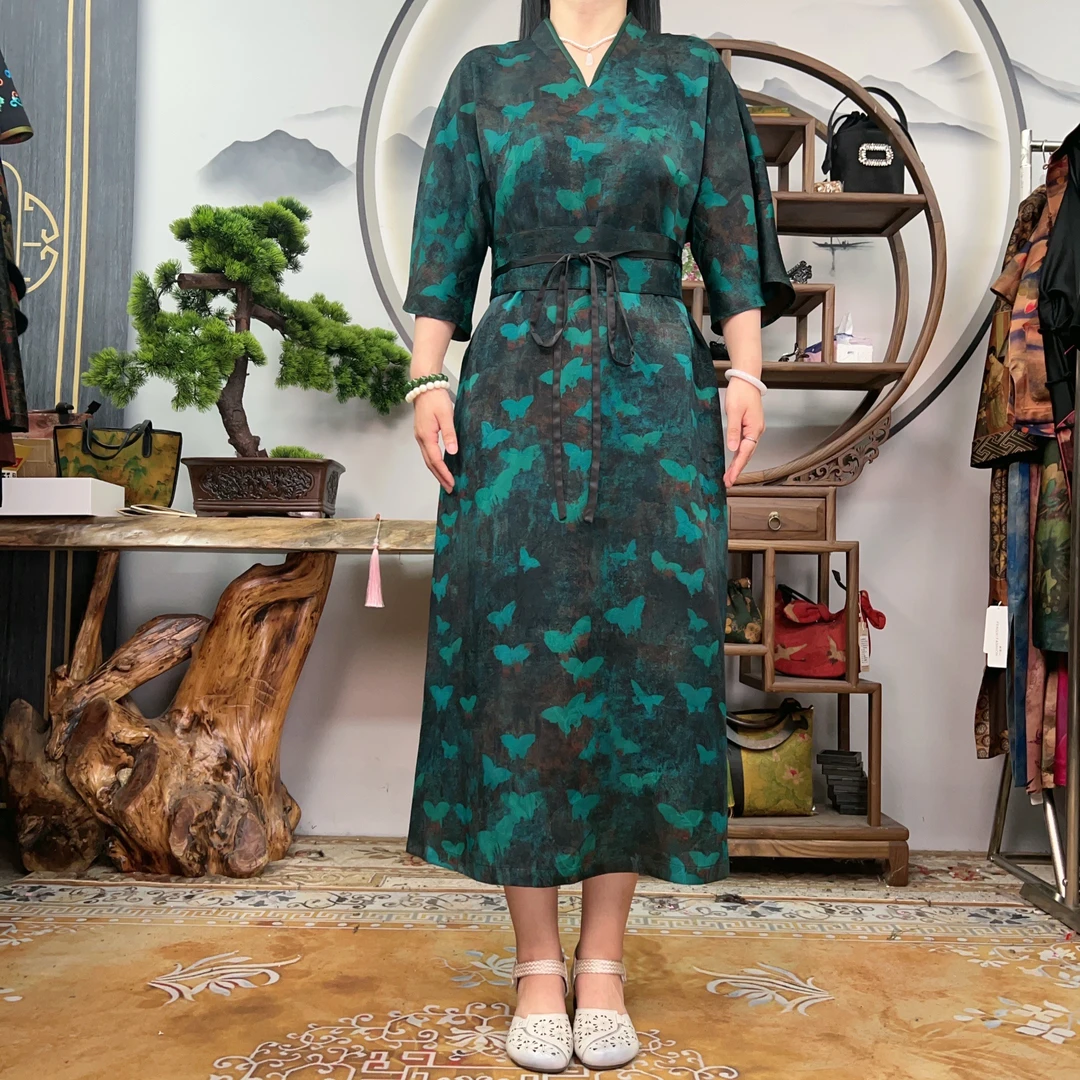 40姆米墨蓝底翩翩起舞V领时尚连衣裙100桑蚕丝