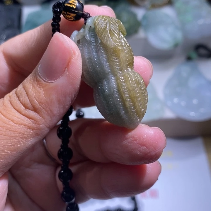 【闪购商品】颈饰未镶嵌翡翠花生