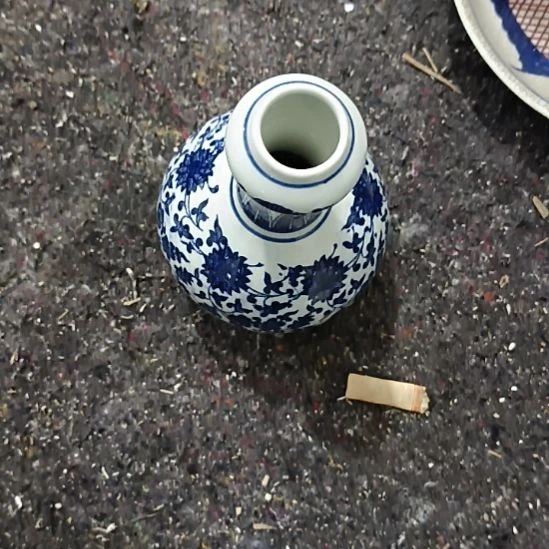 瓷，，，，，，，，，，，，，，，，