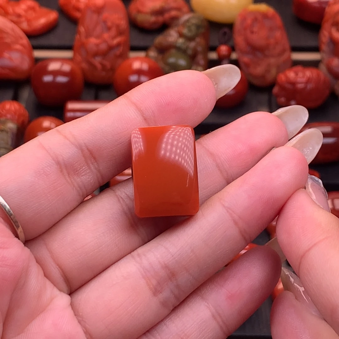 南红玛瑙未镶嵌原矿高品无事牌15mm