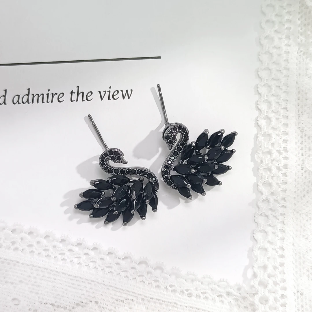 铜合金合成锆石耳饰 WHT-005911【月半弯】耳饰时尚轻奢精致简约