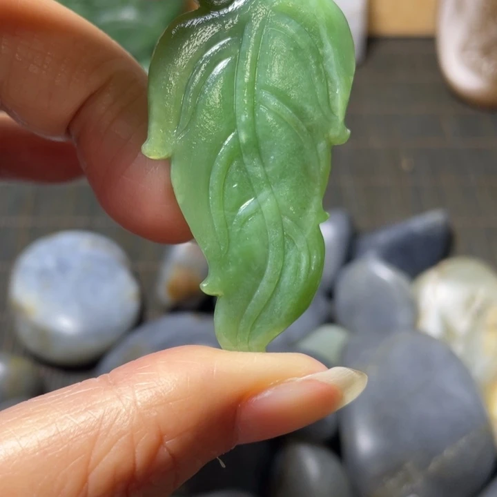 悦****和田玉未镶嵌颈饰