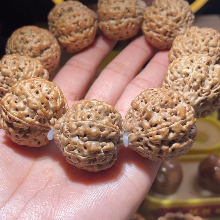 桃核把件多瓣金刚菩提手持