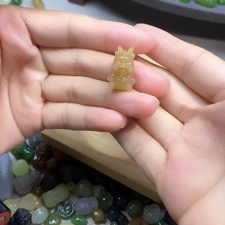 未镶嵌和田玉挂件艾***