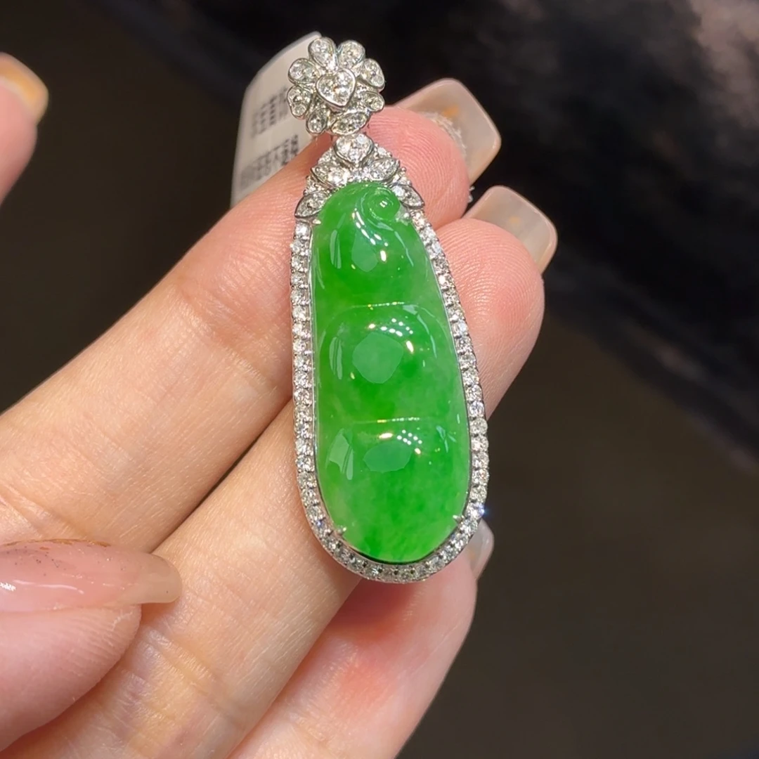 翡翠18K金镶嵌颈饰天然缅甸翡翠