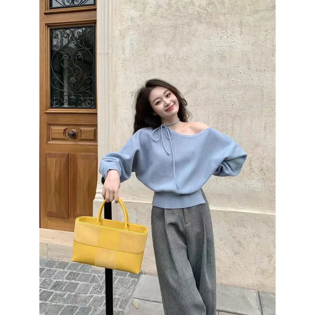 法式气质蓝色斜肩系带长袖针织打底衫春季新款复古灰色西装裤