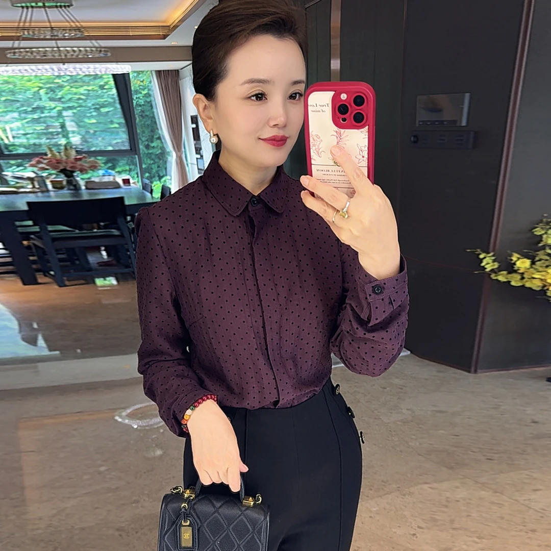 唯伊公馆秋季新款时尚植绒小波点通勤polo领长袖女士衬衫98729