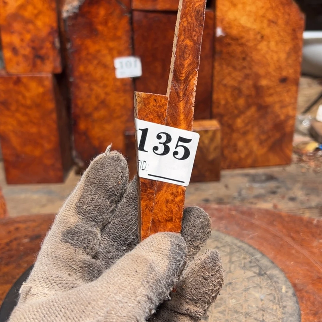 指***针大果紫檀（缅甸花梨）