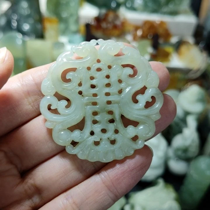 岫玉未镶嵌挂坠款式