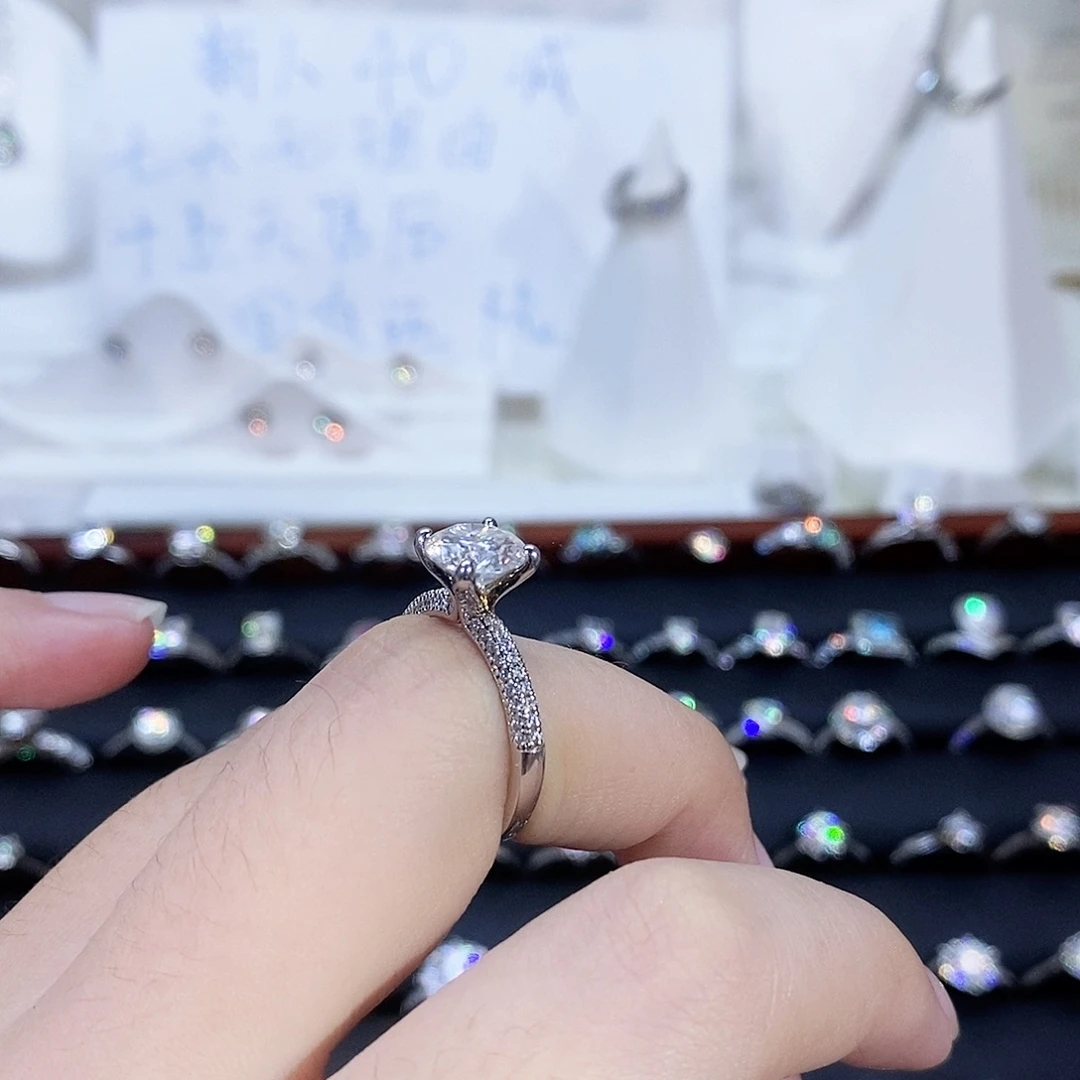 925银合成碳硅石厮守两卡魔星 13