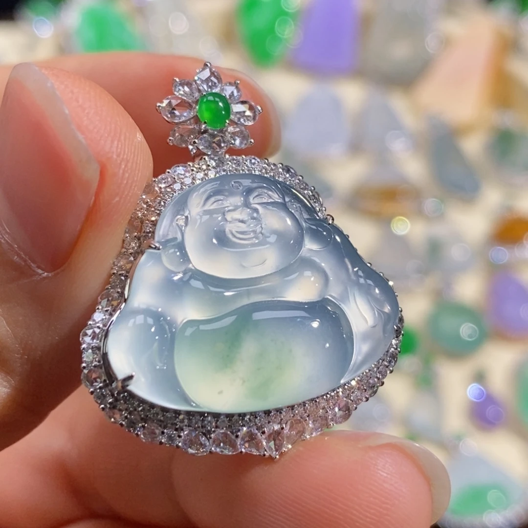 翡翠18K金镶嵌颈饰