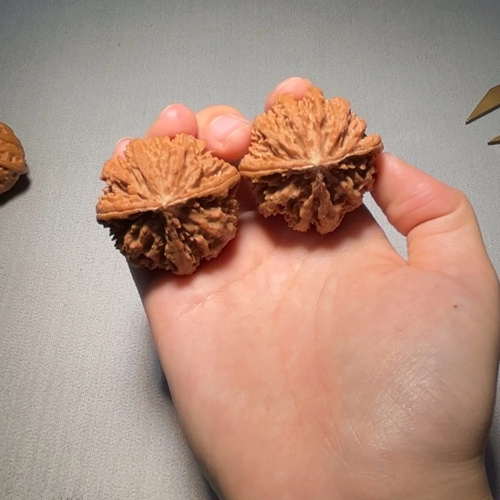把件文玩核桃三棱493