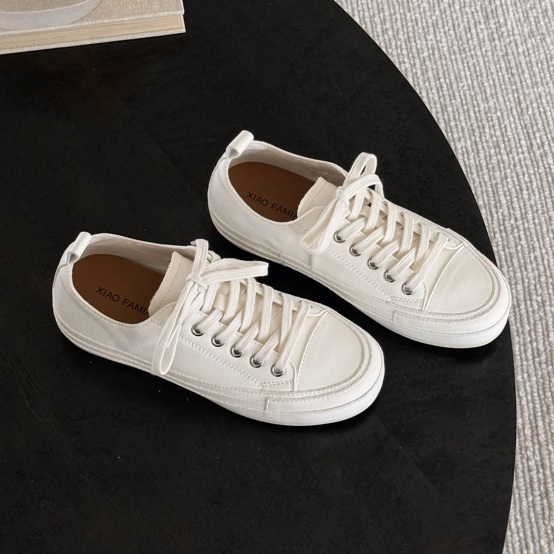 小发喵「极简风未来感潮搭无界小白鞋｜潮流轻奢质感街拍神器」