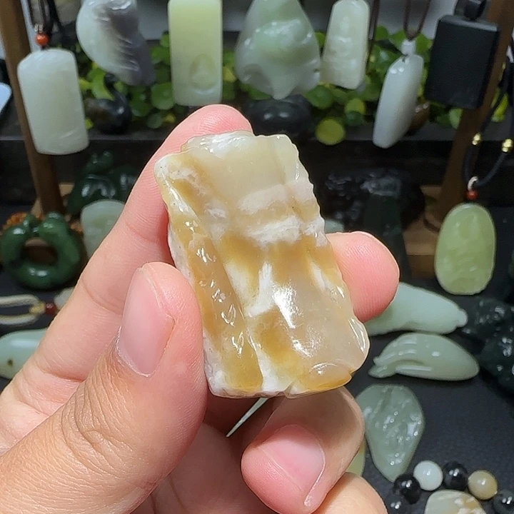 和田玉未镶嵌挂件