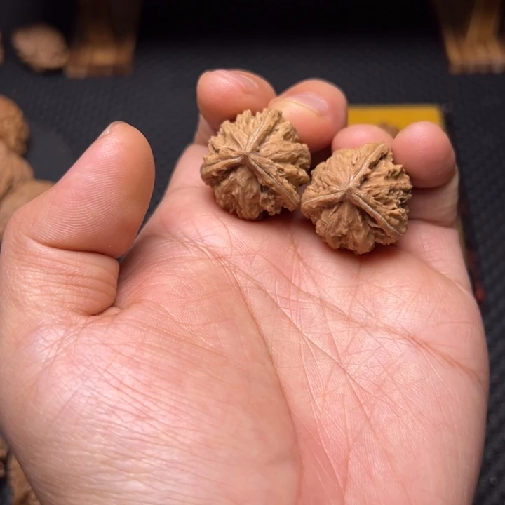 吊坠文玩核桃三棱