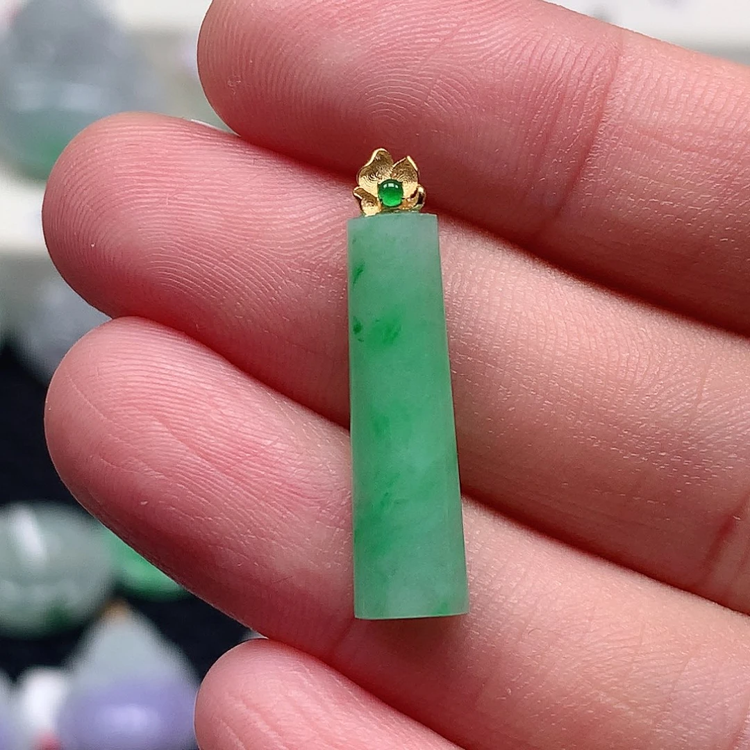 颈饰18K金镶嵌翡翠翡翠吊坠