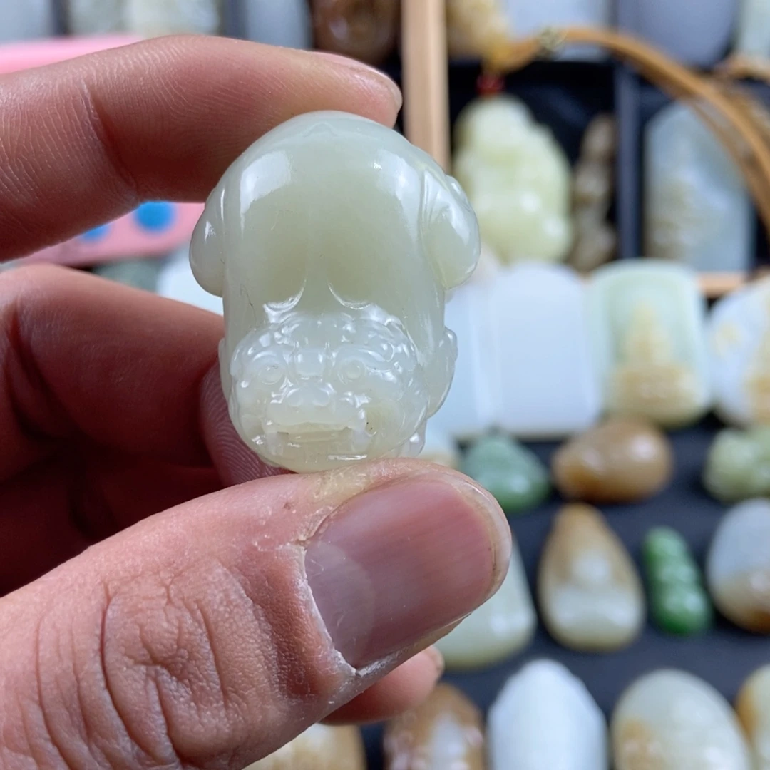 和田玉挂件未镶嵌胡*人