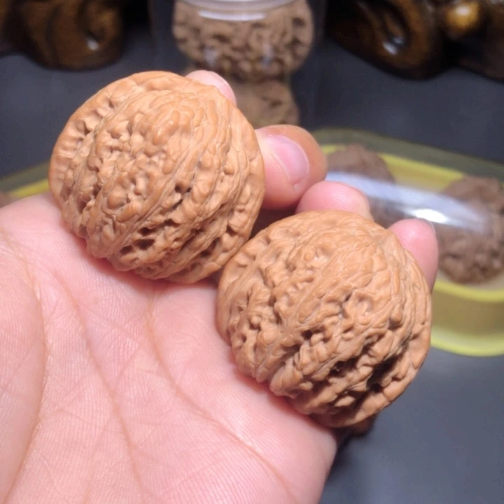 文玩核桃把件J****E36.5绣球