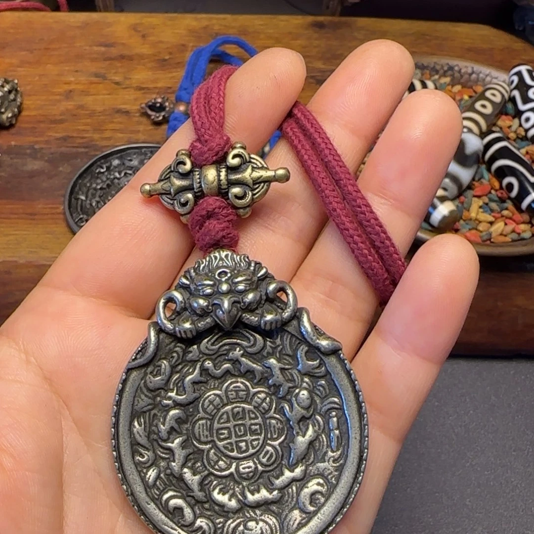 一***隔泥塑藏传牌子……藏传牌子