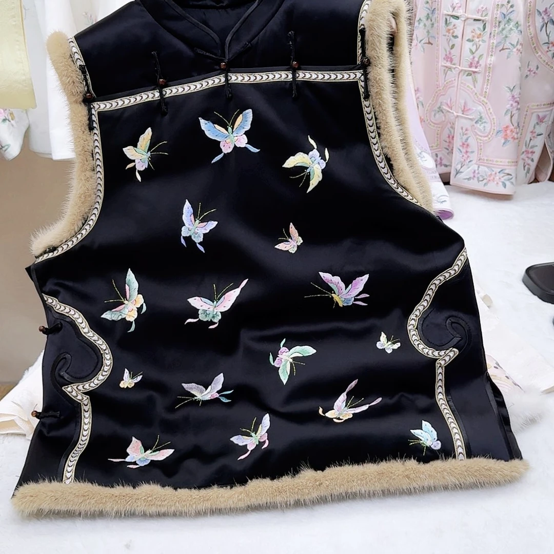 织绣真丝黑色羽绒马甲