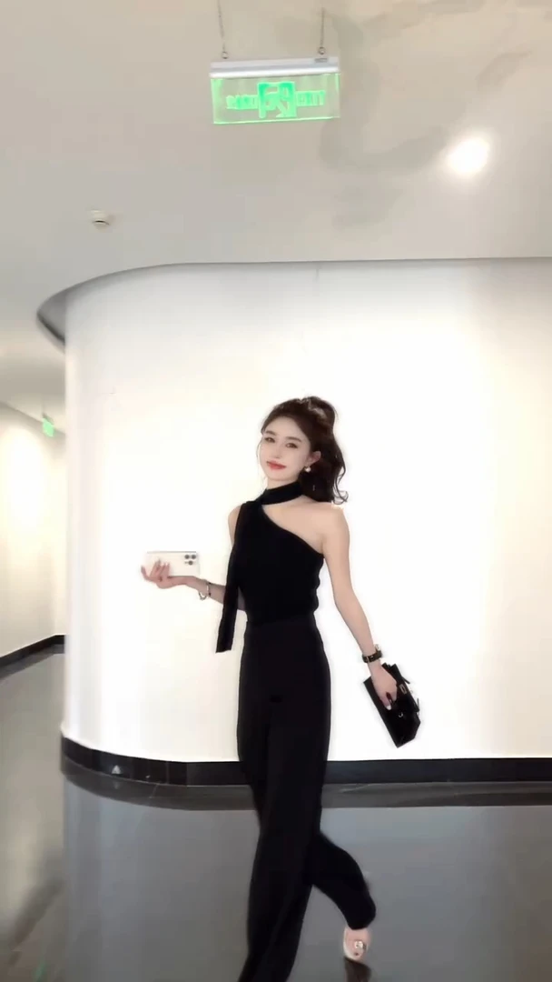 黑色针织挂脖吊带背心女夏季高级感绝美飘带斜肩无袖上衣休闲裤