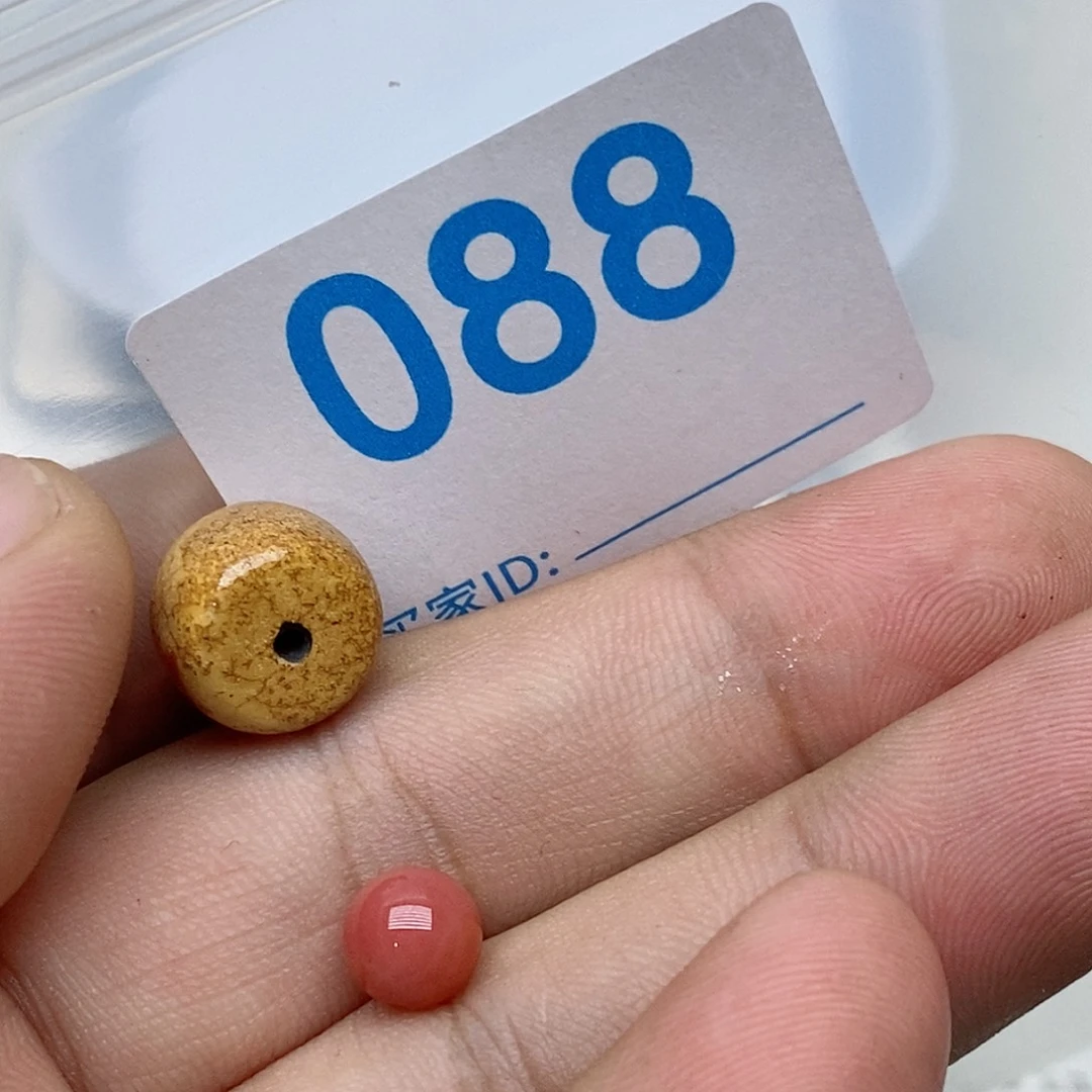 南红玛瑙未镶嵌珠宝奇石