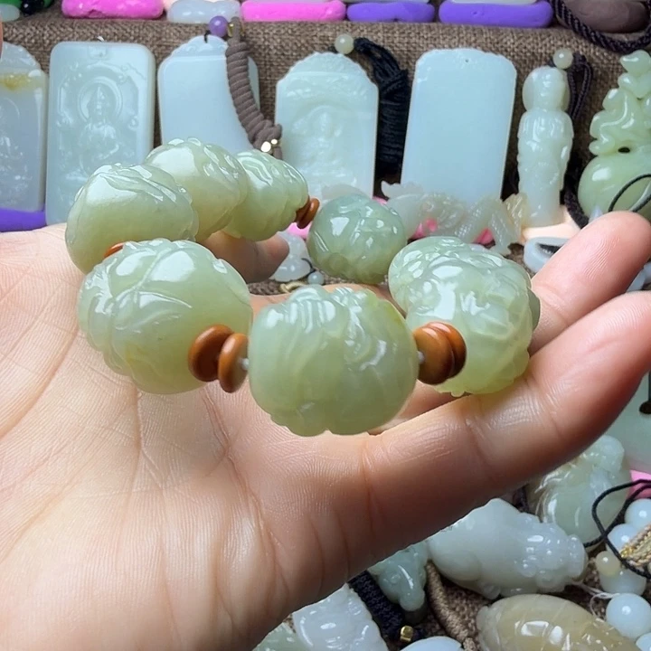 和田玉（糖玉）未镶嵌挂件