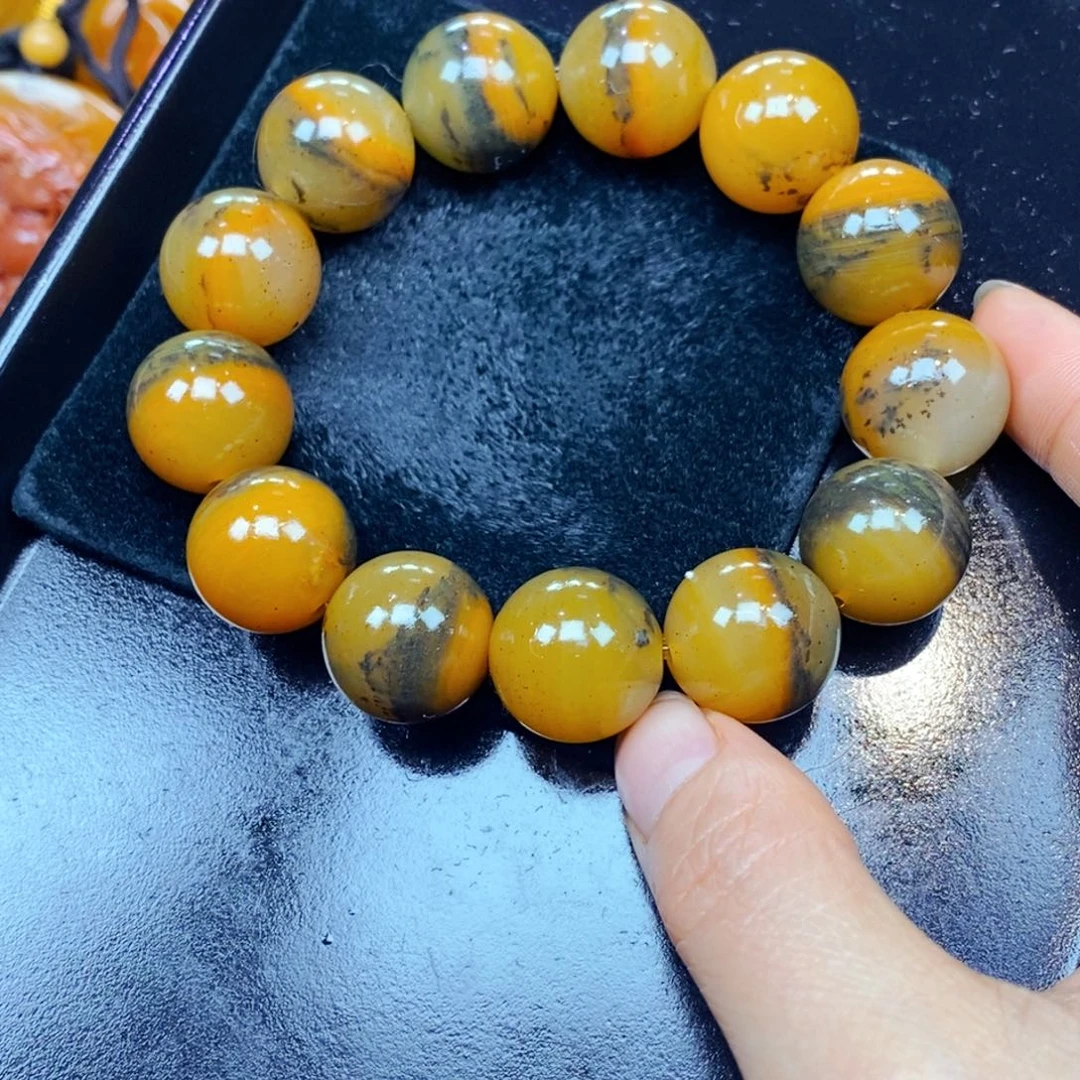 未镶嵌石英质玉（黄龙玉）颈饰