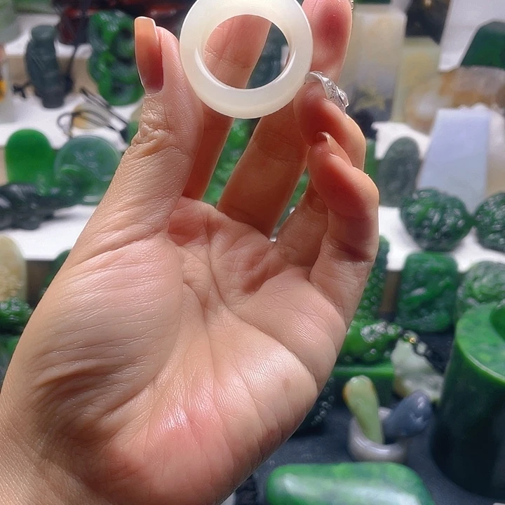 未镶嵌和田玉珠宝半成品