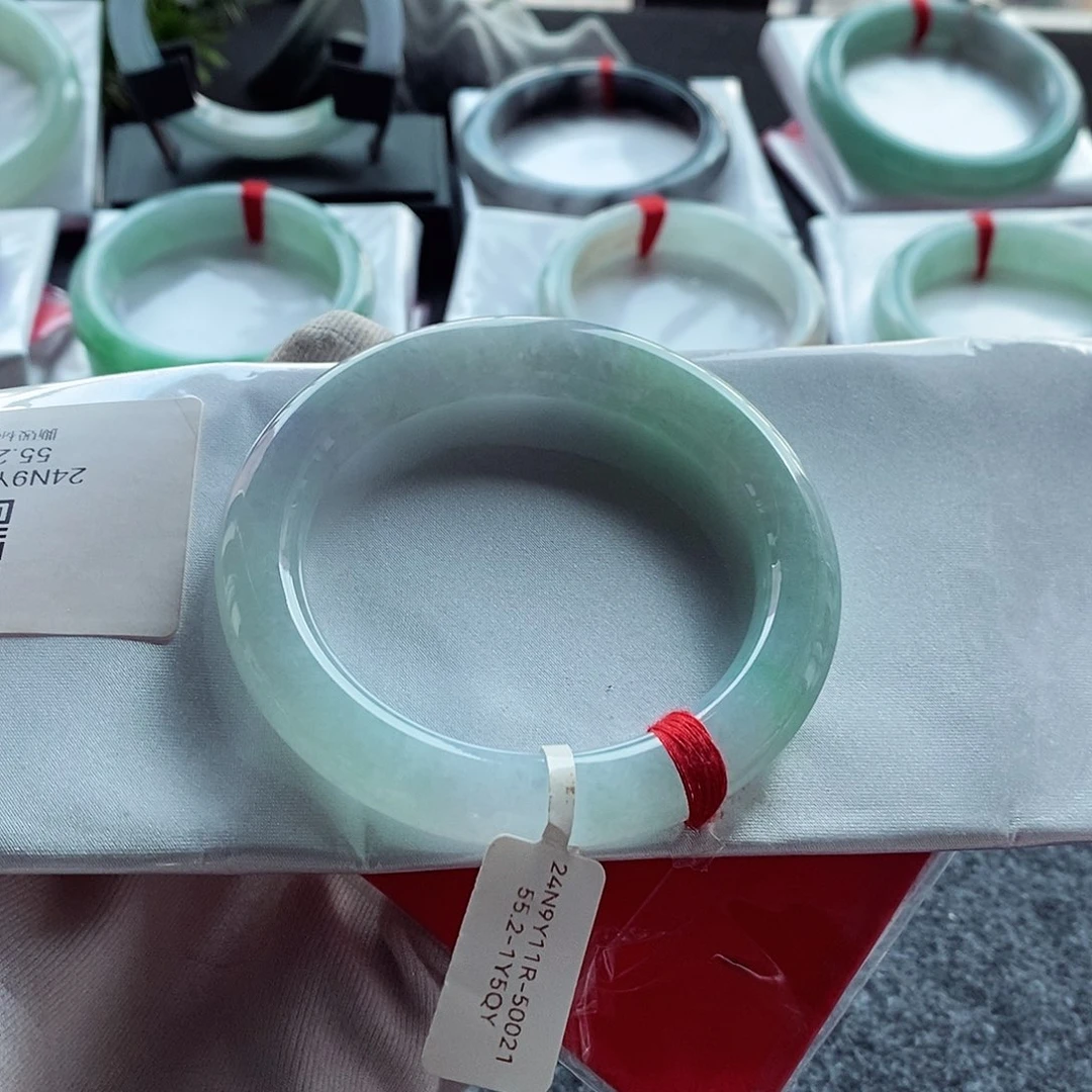 翡翠未镶嵌手镯55春彩