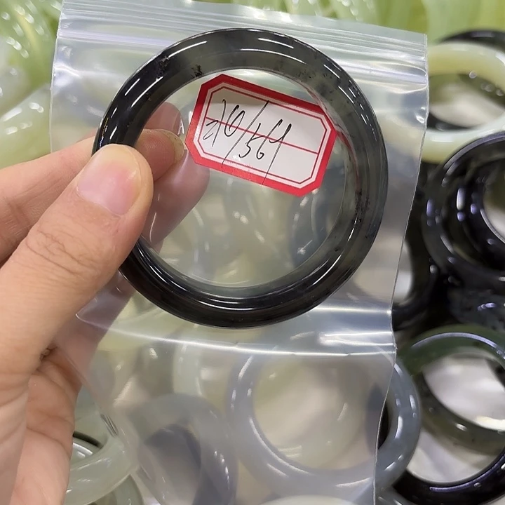 北***星未镶嵌蛇纹石玉岫玉手镯