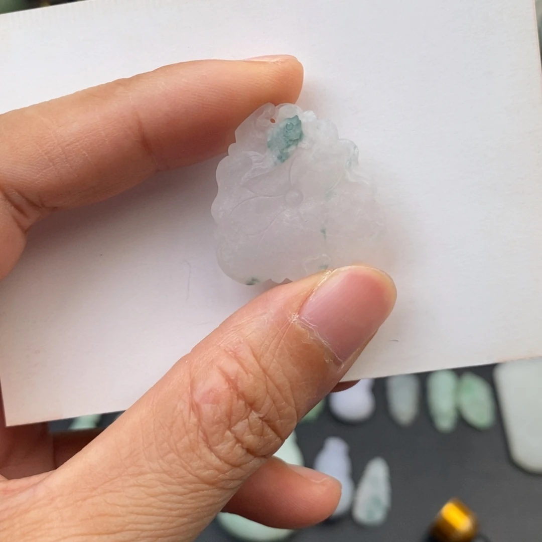 定制翡翠未镶嵌鱼戏莲花