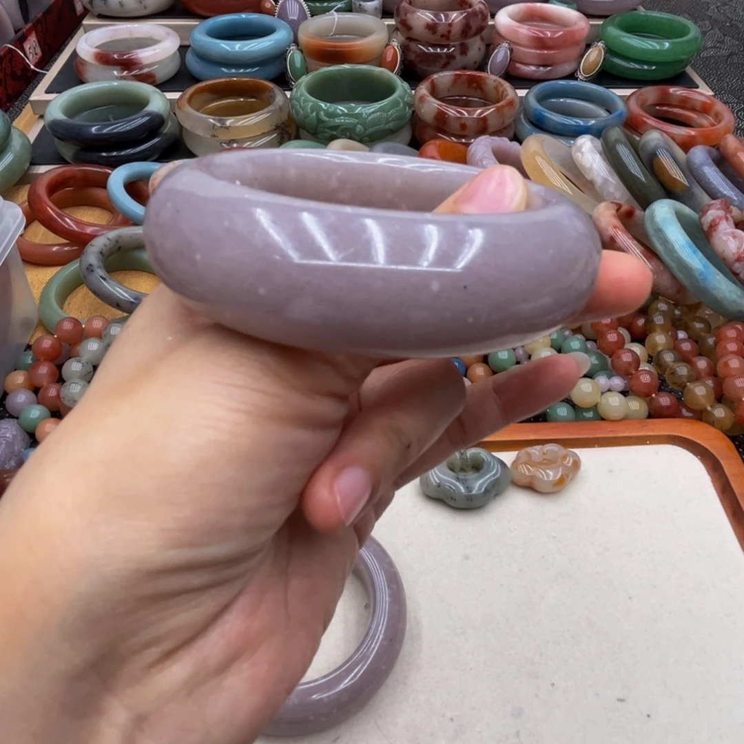 .***C石英质玉未镶嵌圈口56