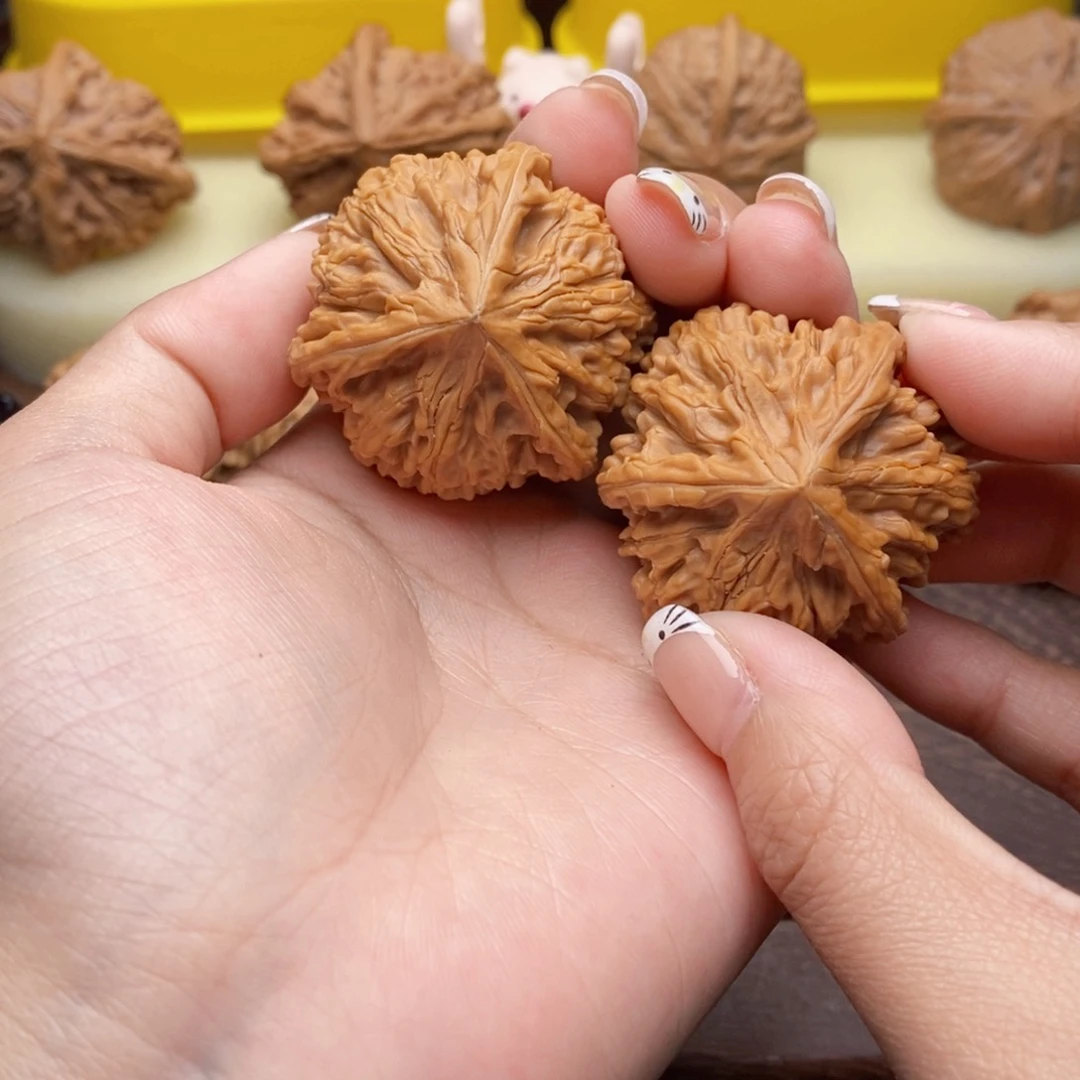 文玩核桃吊坠寄**天39全品141号