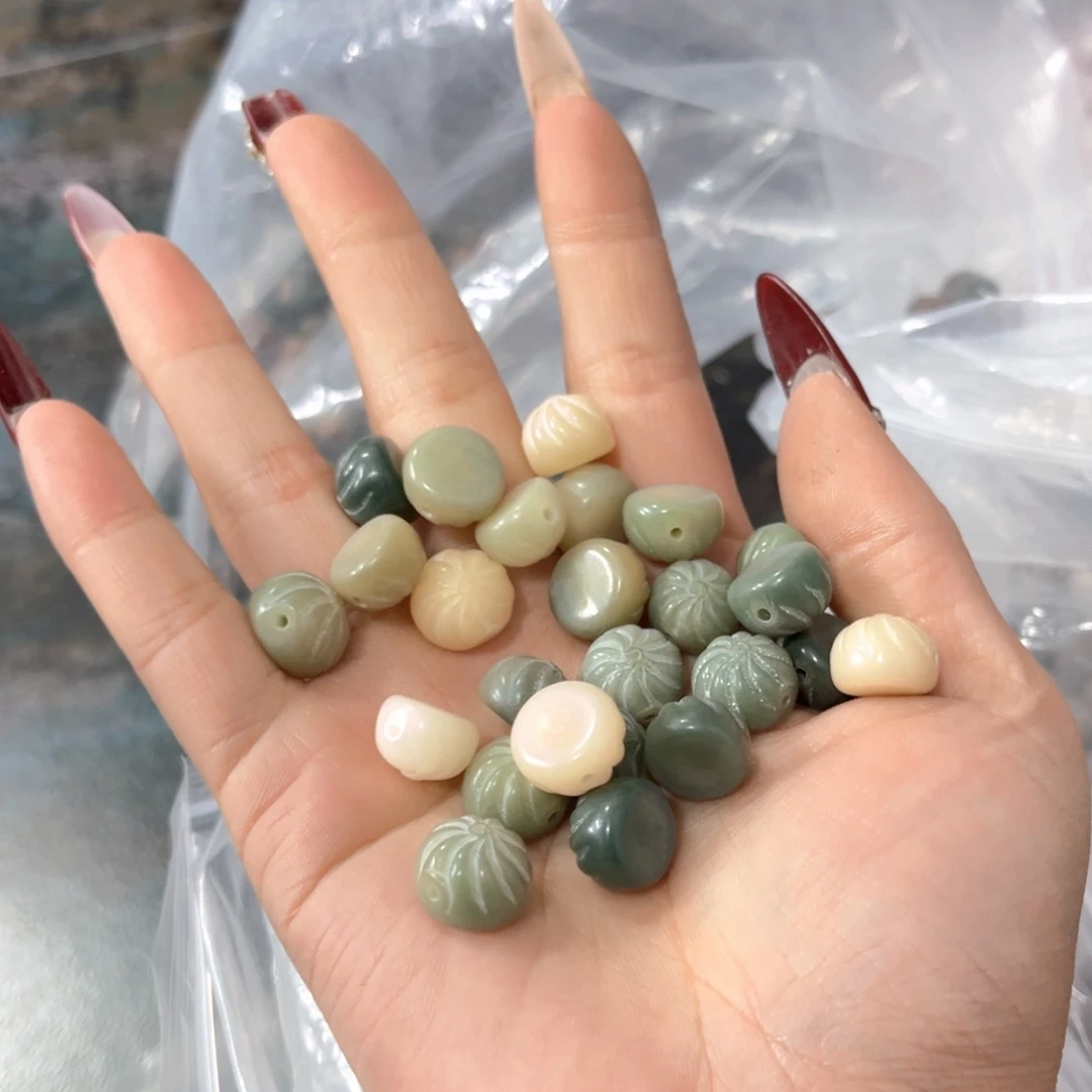 白玉菩提吊坠z12mm10颗。菜包