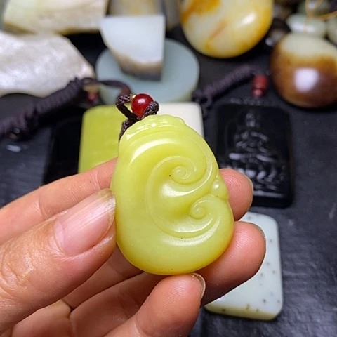 未镶嵌和田玉摆件
